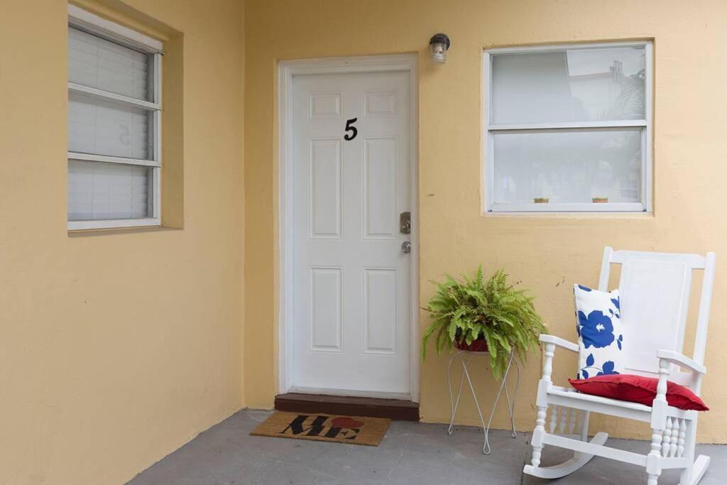 1 Bedroom Apt Near Coconut Grove ميامي المظهر الخارجي الصورة