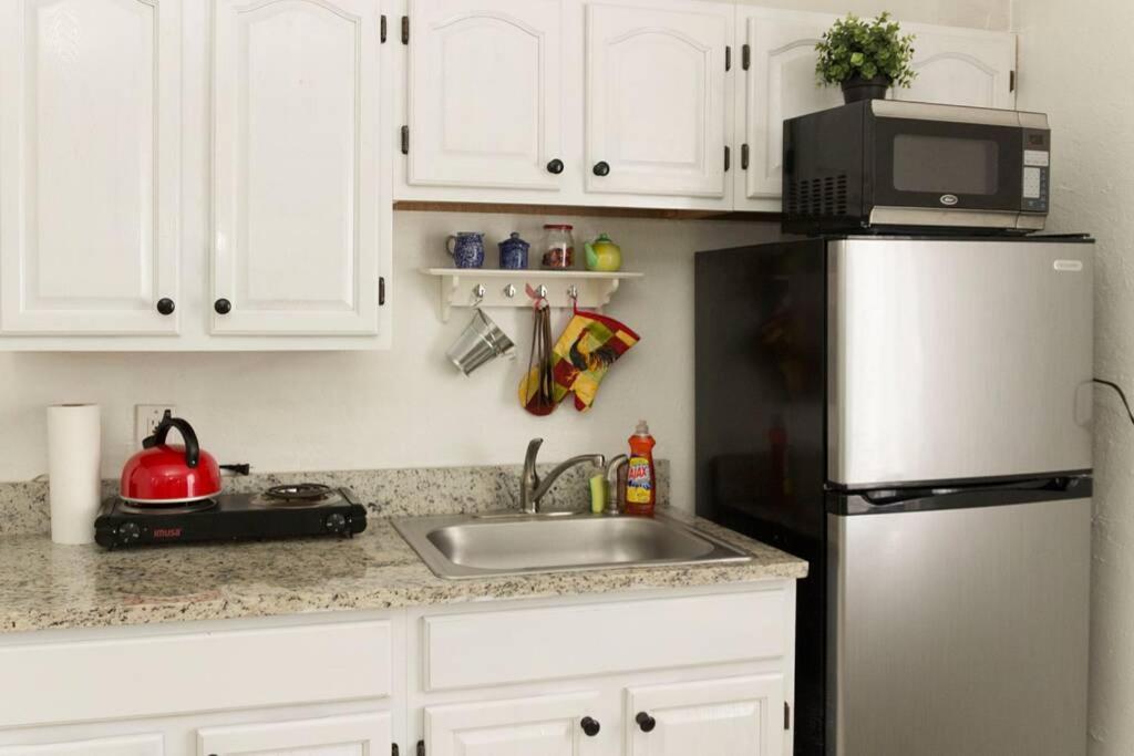 1 Bedroom Apt Near Coconut Grove ميامي المظهر الخارجي الصورة