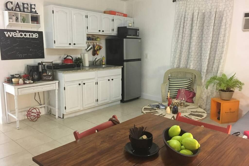 1 Bedroom Apt Near Coconut Grove ميامي المظهر الخارجي الصورة