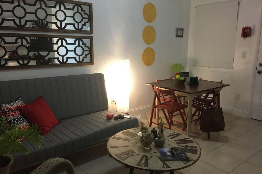 1 Bedroom Apt Near Coconut Grove ميامي المظهر الخارجي الصورة
